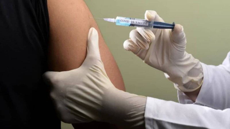 От 15 юни: Франция разрешава Covid ваксинацията за всички над 18 години