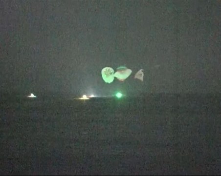 Екипажът на SpaceX се върна обратно на Земята след историческата мисия