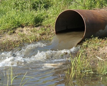 Да следим за разпространението на Covid-19 по отпадните води призовава еврокомисар