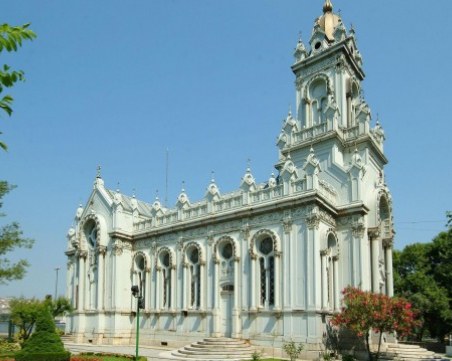 Православните християни в Истанбул отбелязват за втори път Великден в изолация