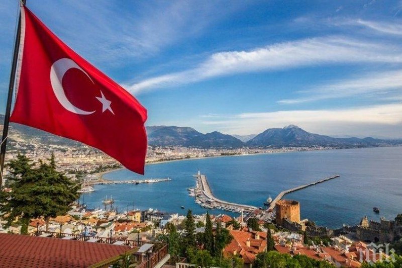 Свободен достъп: Турция отменя PCR тестовете за гражданите на 15 страни