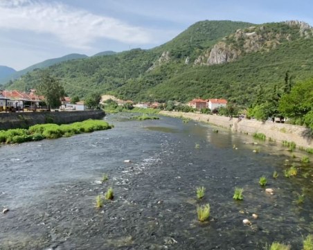 Приливната вълна край Кричим завлякла рибаря за секунди. Кой е виновен?