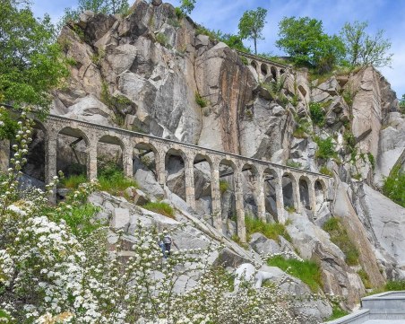 Слънце и до 24 градуса под тепетата, възможни са дъжд и гръмотевици