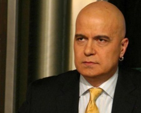 Слави Трифонов с нов пост в мрежата, отговори на ГЕРБ за Изборния кодекс