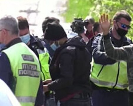 Заловиха нелегални мигранти край Вакарел