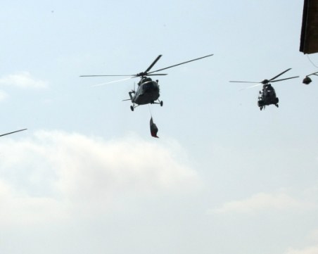 Вертолети и самолети ще прелетят над София, армията с генерална репетиция