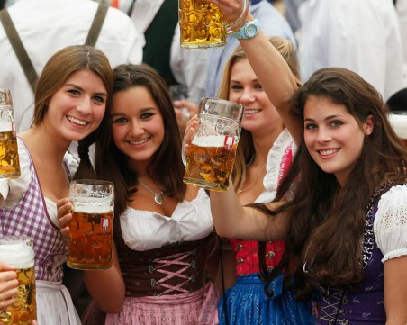 Отмениха ограничения за ваксинирани и преболедували в Германия