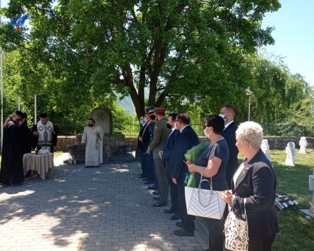 Българи почетоха паметта на загиналите от 11-та пехотна македонска дивизия в Ново село