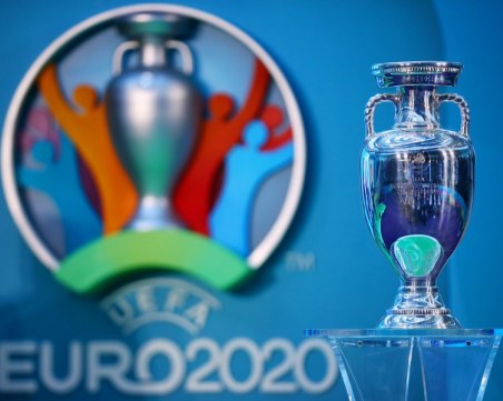 Месец преди европейското - ограничения за публиката, ежедневни тестове и възможност за отлагане на мачове