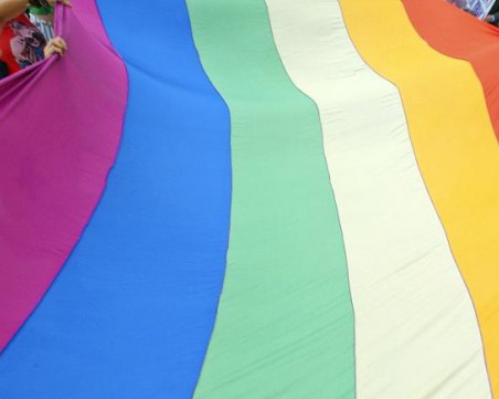 Съдебно решение проправи път на еднополовите двойки в Хърватия да осиновяват деца