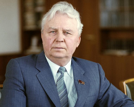 Почина дясната ръка на Михаил Горбачов - Егор Лигачов