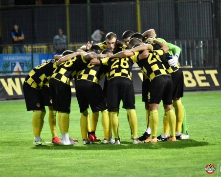 Атанас Илиев и Маркиньос повеждат Ботев срещу Левски