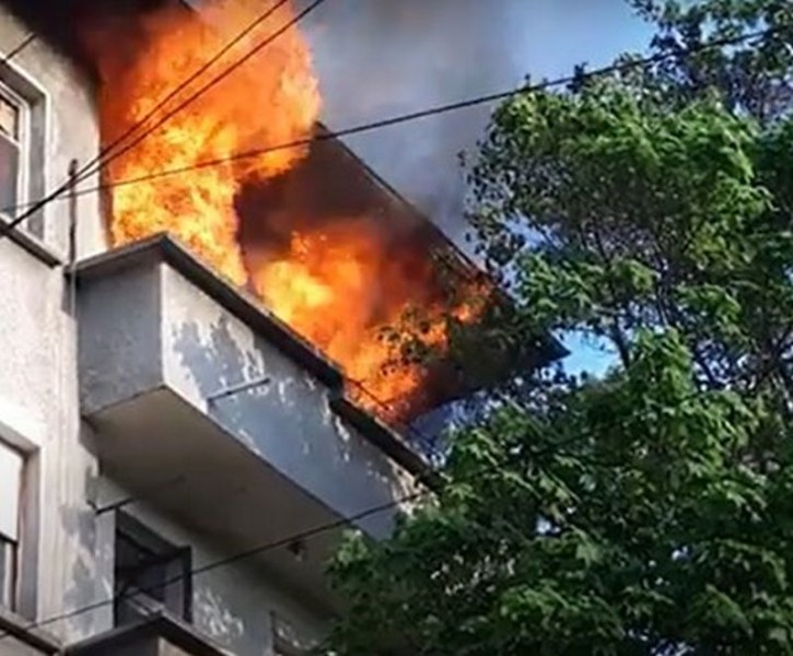 Пожар в жилищна кооперация в Пазарджик