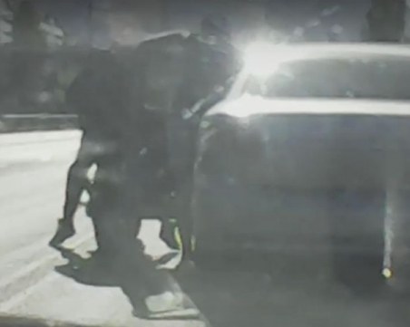 Бой на Околовръстното в София! Шофьор започна да рита и блъска мотористи