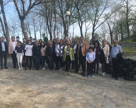 Доброволци с голяма акция по почистване на Дановия хълм
