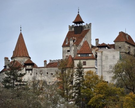 В замъка на Дракула в Румъния откриха център за ваксинация срещу коронавирус
