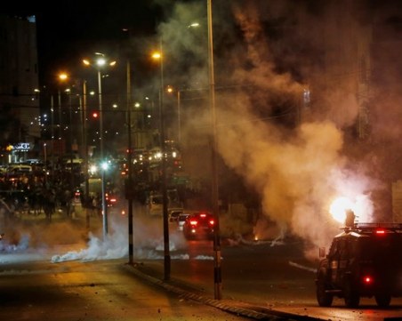 Над 150 ракети от ивицата Газа към Израел, отварят обществените бомбоубежища в Тел Авив