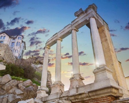 Жълт код за интензивни валежи с гръмотевици днес, в Пловдив - до 22 градуса