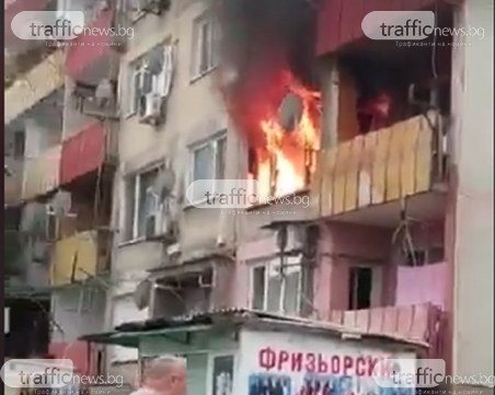 Голям пожар в Столипиново! Апартамент избухна в пламъци, огнеборци и линейки са на място