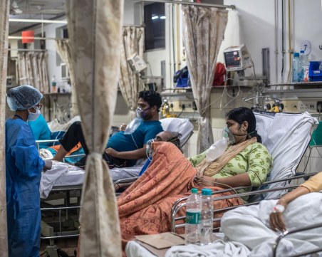 Индия постави нов антирекорд за броя на смъртните случаи от COVID-19 на ден