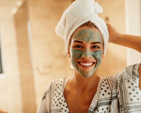 Пролетно почистване на кожата: Домашна маска за лице от 3 съставки