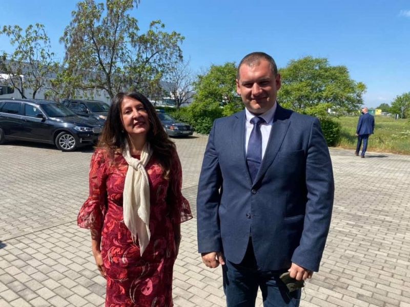 Херо Мустафа пристигна в Раковски, обсъди с кмета темата за образованието