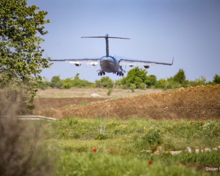 Най- големите военно- транспортни самолети тренират край Пловдив