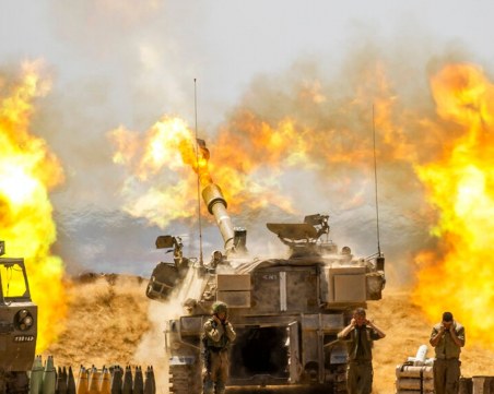 Насилието между Израел и Газа: Нова вълна от ракетни атаки, отстреляха офис сграда