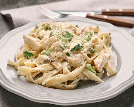 Рецепта на деня: Макарони с пиле в сос от кашу