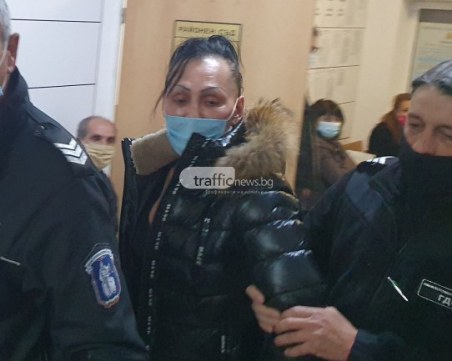 Tранссексуалният, ужилил салон в Пловдив, събра парите за скъпата прическа