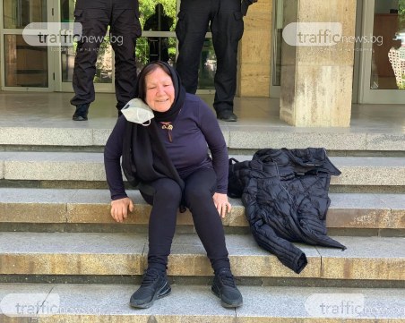 Майката на една от жертвите в мелето на Околовръстното ридае неудържимо пред съда