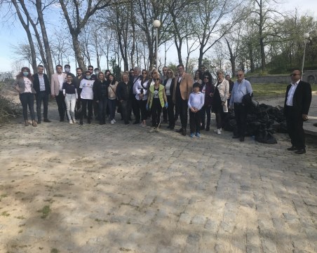 Над 100 доброволци се включват в облагородяването на Данов хълм
