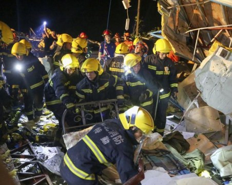 Две стихии удариха Китай, има загинали и десетки ранени