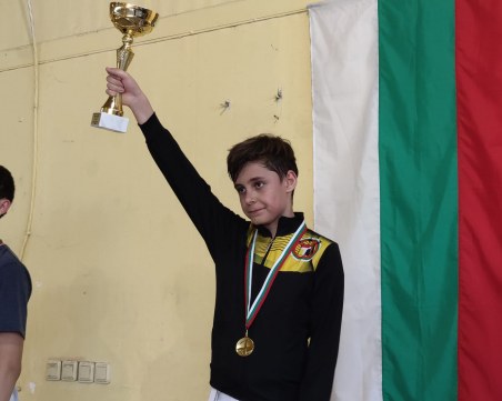 Пловдивчанинът Николай-Томас Георгиев спечели държавното първенство по фехтовка до 15 години