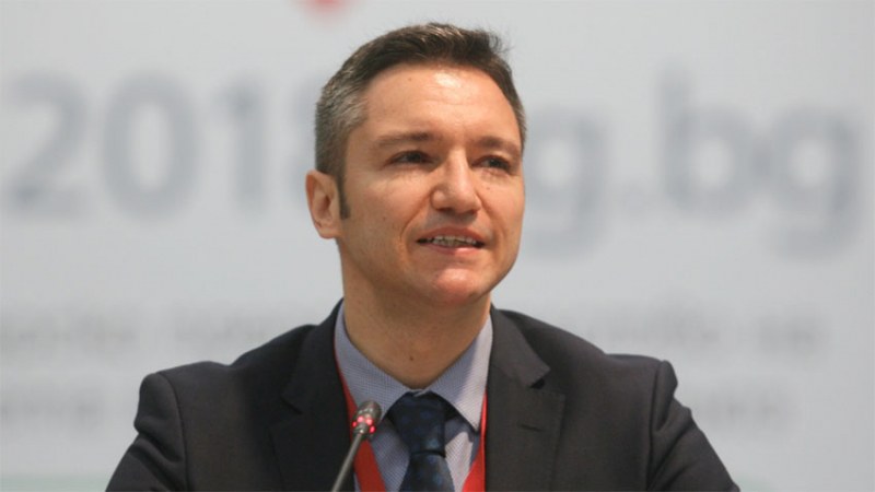 Кристиан Вигенин застава начело на червения предизборен щаб