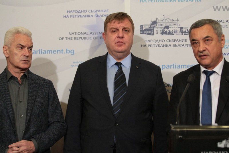 Марешки и Сидеров приеха протегнатата ръка на Каракачанов, готви се голяма коалиция