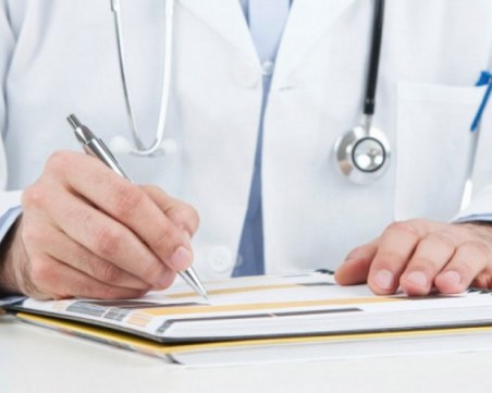 Новият здравен министър удължава живота на хартиените рецепти