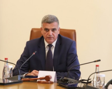 Служебното правителство приема план-сметката за изборите