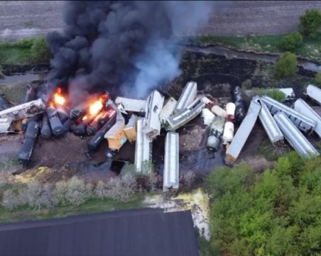 Тежка влакова катастрофа в САЩ, евакуираха десетки души