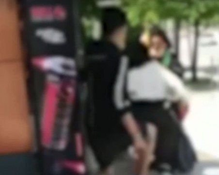 Тормоз в цял квартал: Дядо е бил съблечен за пари, момиче намери 