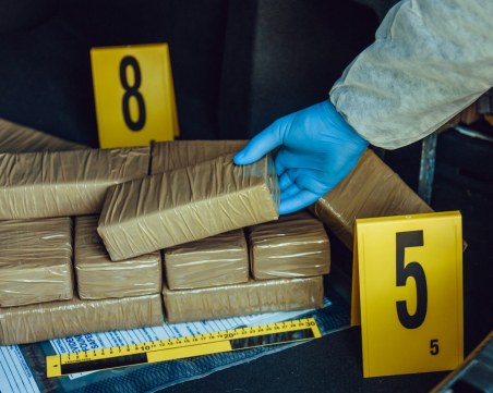 Заловиха 2,2 тона кокаин, транспортиран от албанското пристанище Дуръс