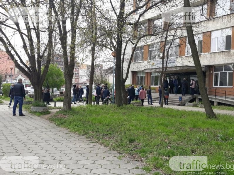 Авария за малко да остави Пловдив без ваксини, кметът с бърза реакция