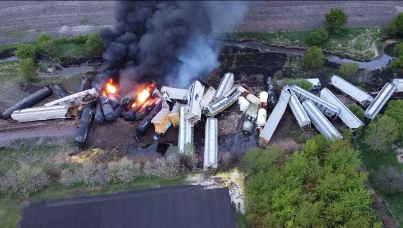 Тежка влакова катастрофа в САЩ, евакуираха десетки души