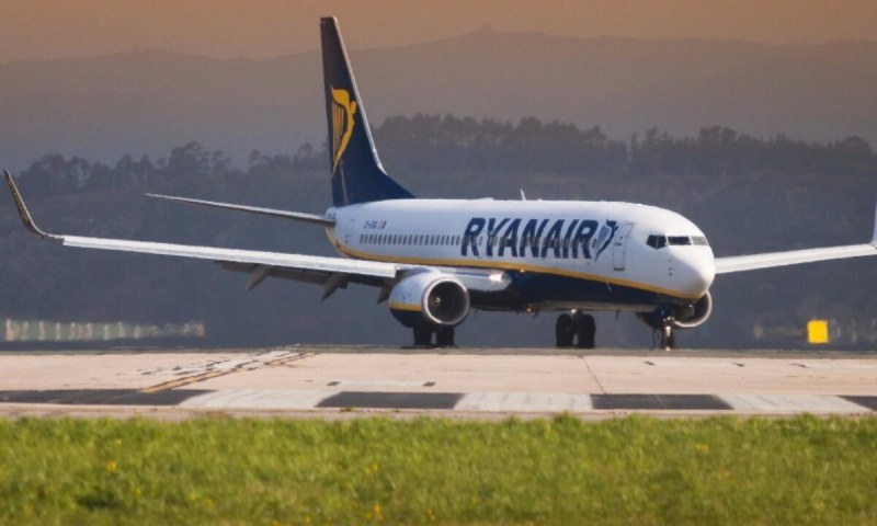 За година: Ryanair със загуби от близо 1 милиард евро