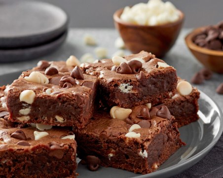 Шоколадова торта без захар и брашно, готова за 10 минути