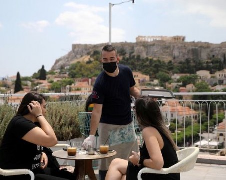 Въвеждат локални локдауни в Гърция, ако пламне огнище
