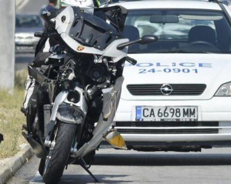 Две улици в София - под полицейска блокада! Жена заплашва със самоубийство