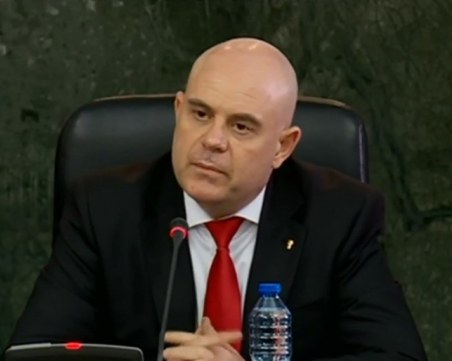 Гешев предлага МВР, ДАНС и прокуратура да имат общо звено на изборите