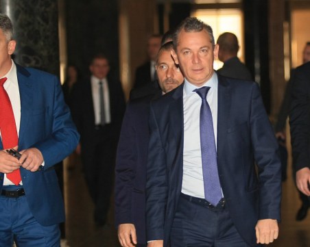 Шефовете на ДАНС и разузнаването са прекратили отпуските си