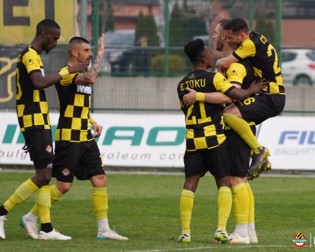 Ботев с жест към феновете за мача с Царско село